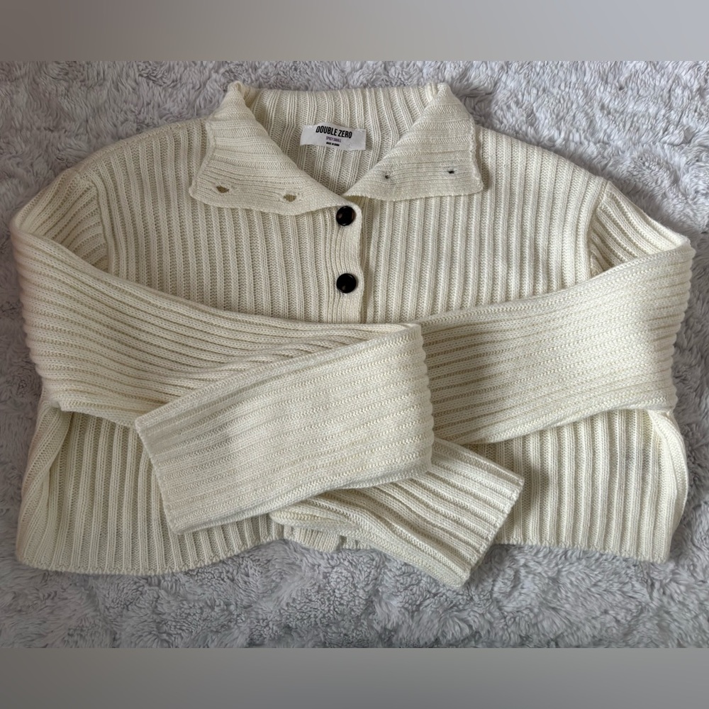 Double Zero Cropped Cream Ribbed Collared Cardigan Sweater in Small
